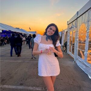 Meet your Posher, Vivian